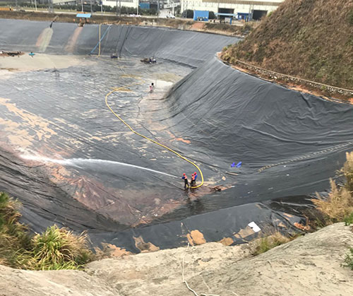 礼县废水池清理